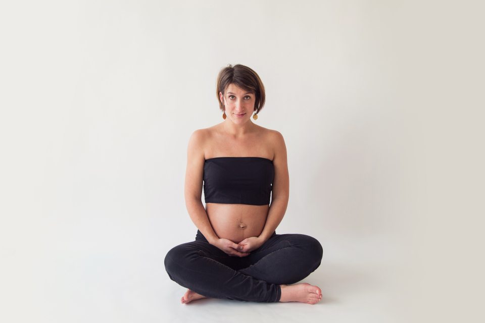 seance-photo-femme-enceinte-en-studio-a-tours (52)