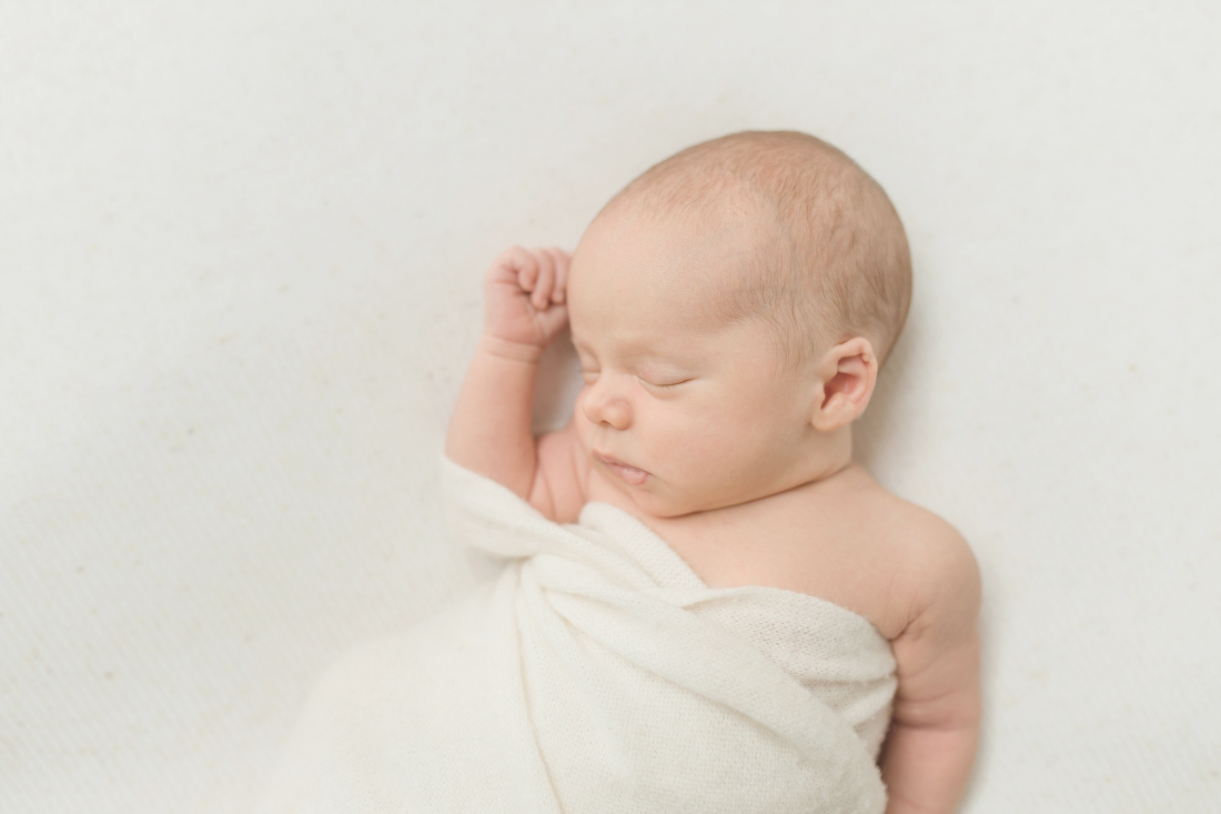Photographe à Tours - Photos de bébé et nouveau-né en studio par Entre Nous Photographie