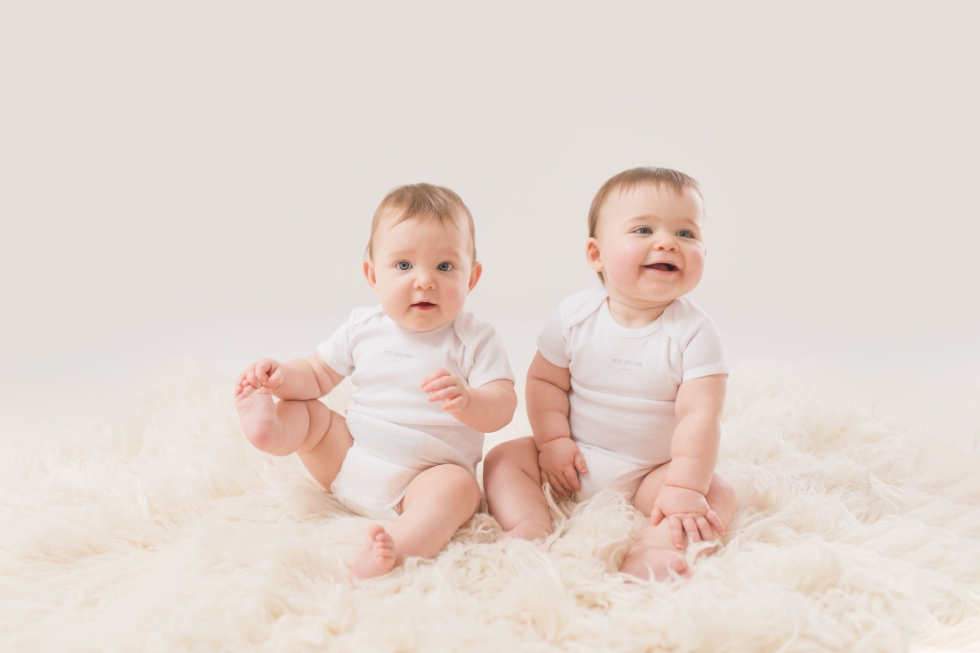 Séance photo bébé jumelles - Photographe bébé studio tours